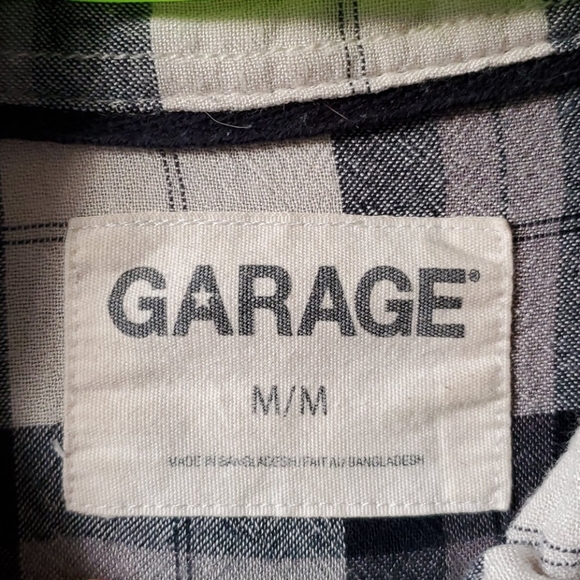 (3 for $25 bundle) Plaid button down top - Picture 2 of 3